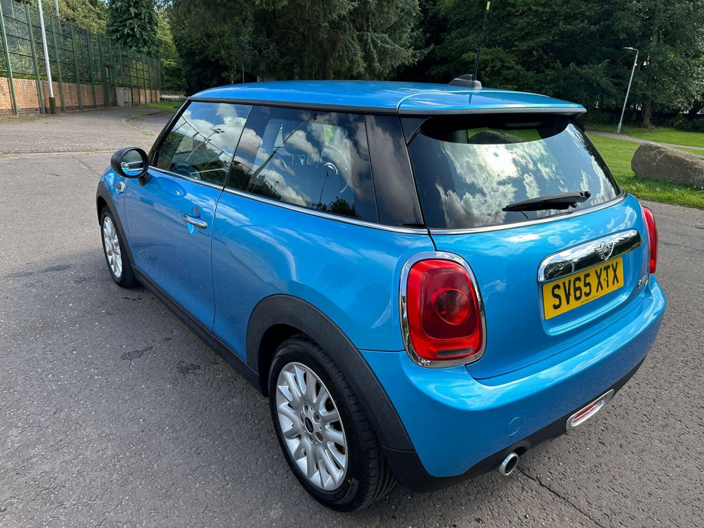 MINI HATCH