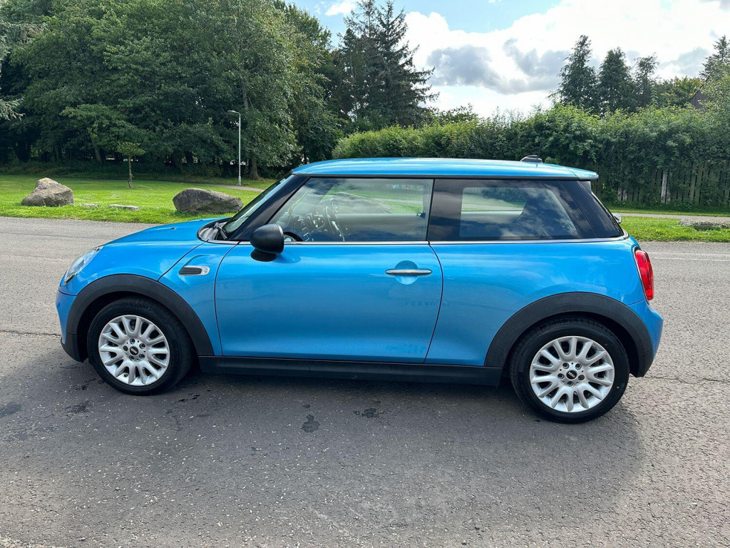 MINI HATCH