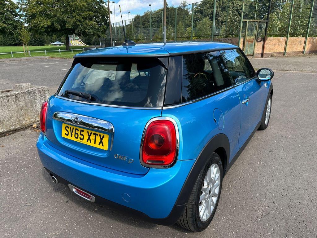 MINI HATCH