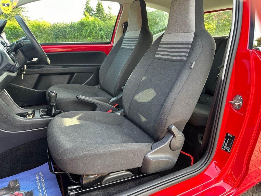 VOLKSWAGEN UP