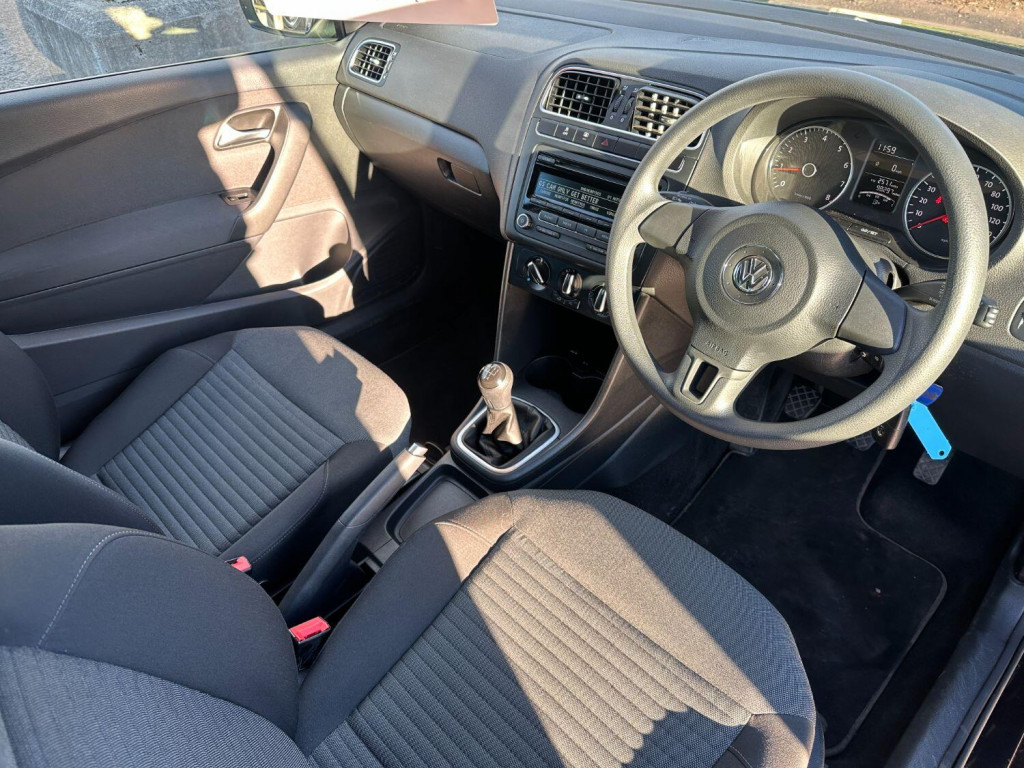 VOLKSWAGEN POLO