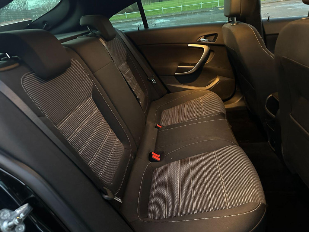 VAUXHALL INSIGNIA