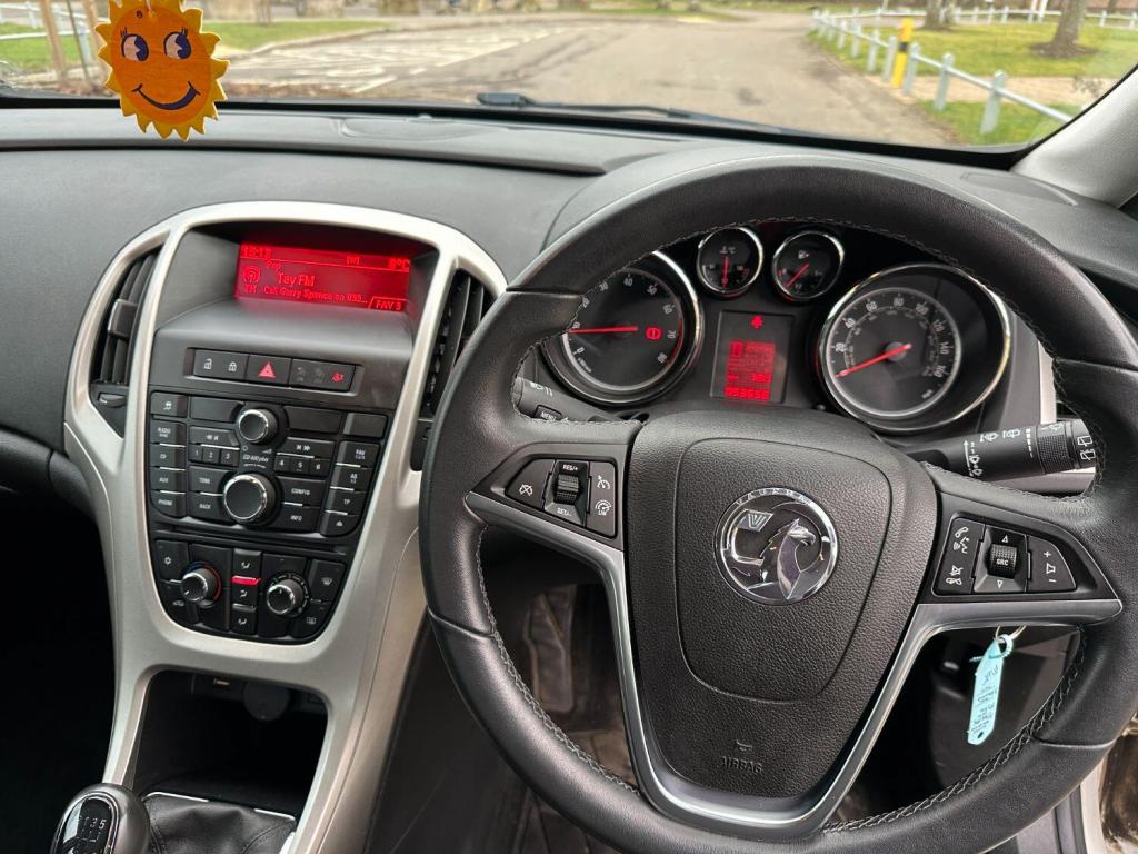 VAUXHALL ASTRA