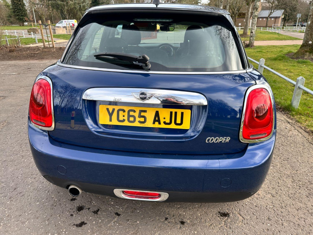 MINI HATCH