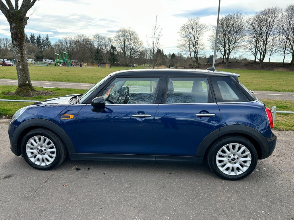 MINI HATCH
