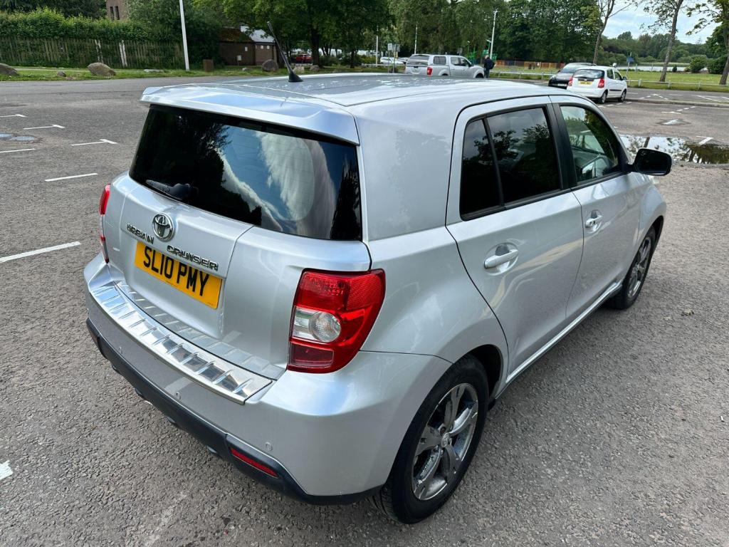 TOYOTA URBAN CRUISER