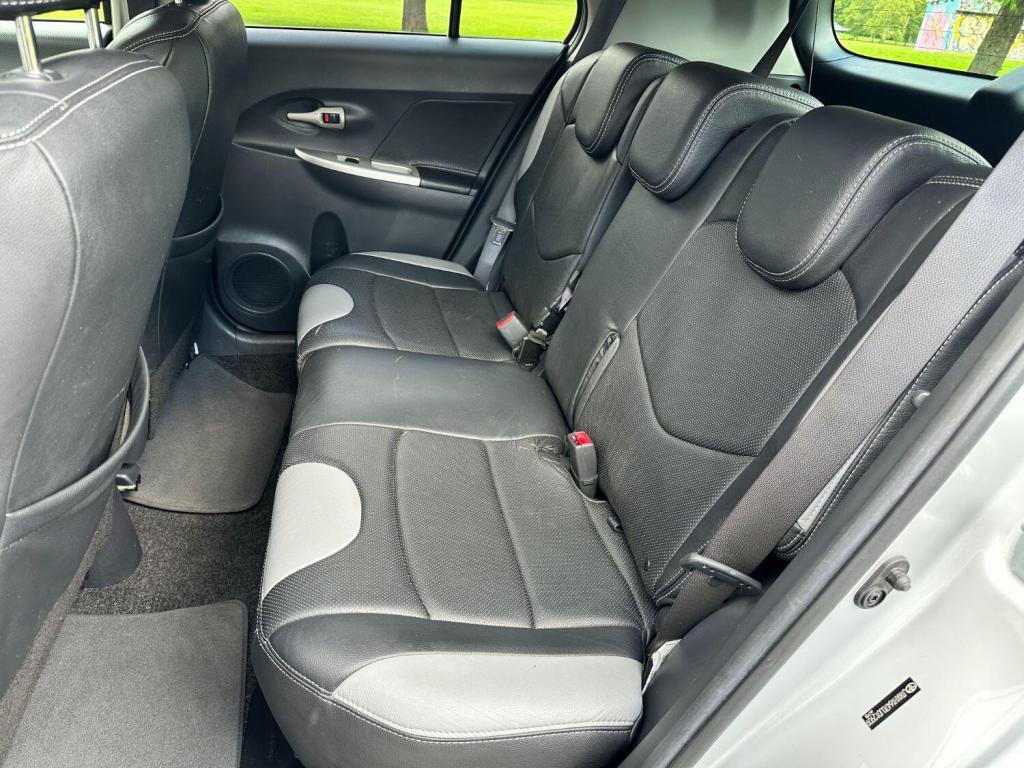 TOYOTA URBAN CRUISER