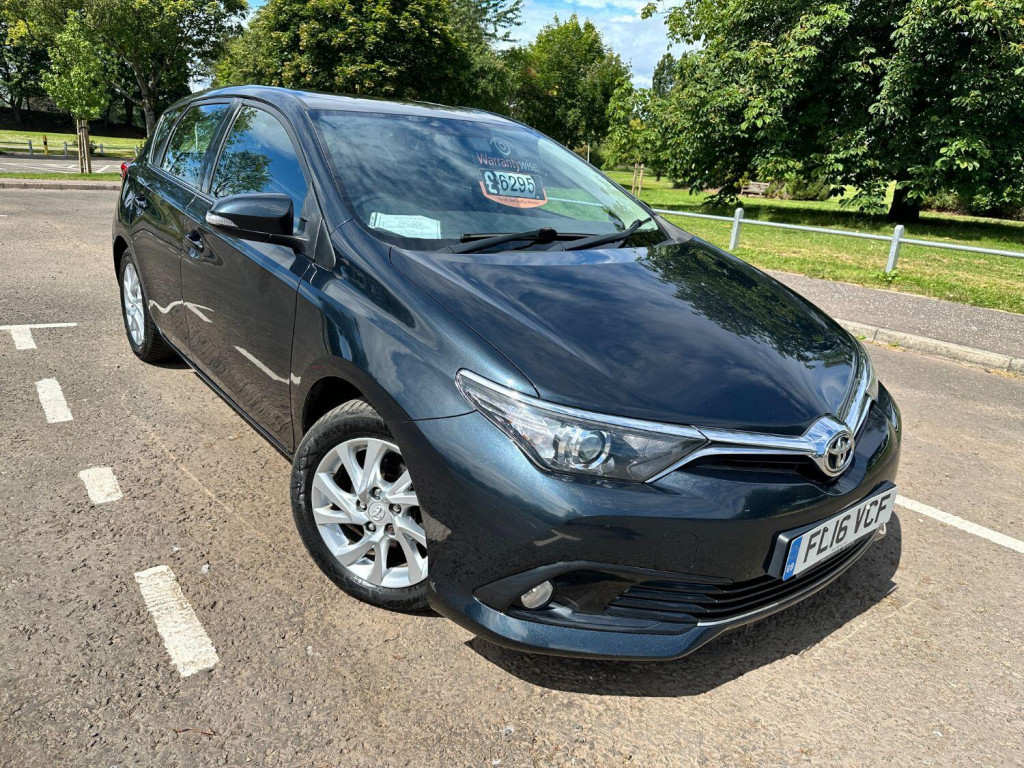 View TOYOTA AURIS 1.6 D-4D Business Edition