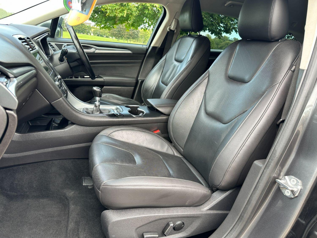 FORD MONDEO