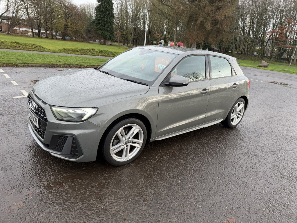 View AUDI A1 1.5 TFSI 35 S line