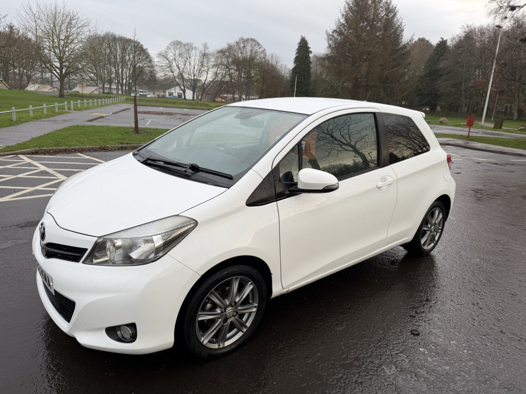View TOYOTA YARIS 1.3 Dual VVT-i SR