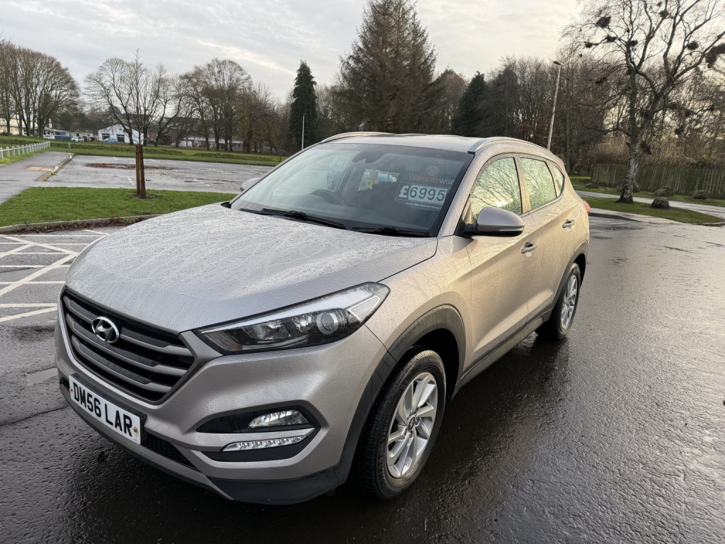 View HYUNDAI TUCSON 1.7 CRDi Blue Drive SE