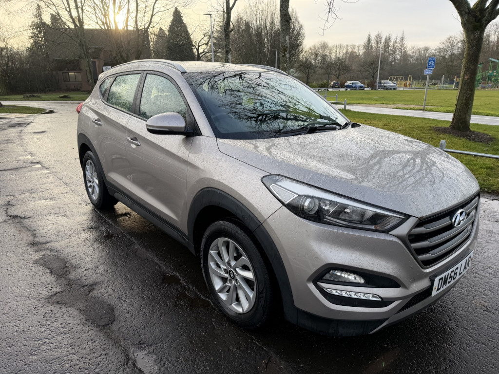 View HYUNDAI TUCSON 1.7 CRDi Blue Drive SE