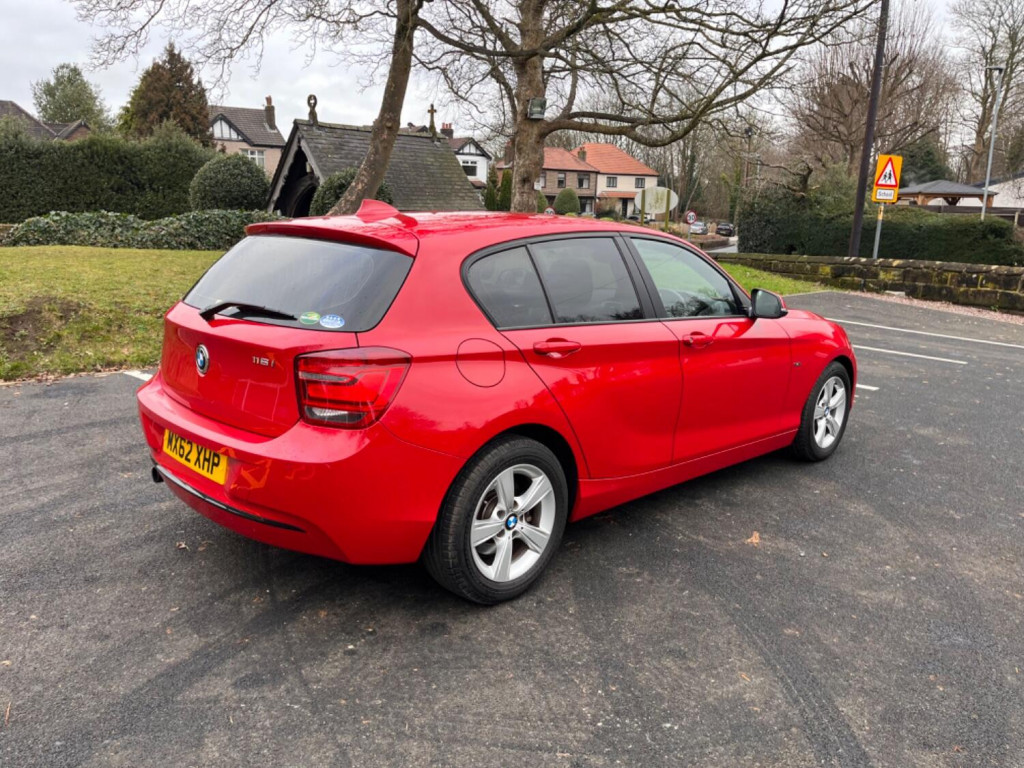 BMW 1 SERIES