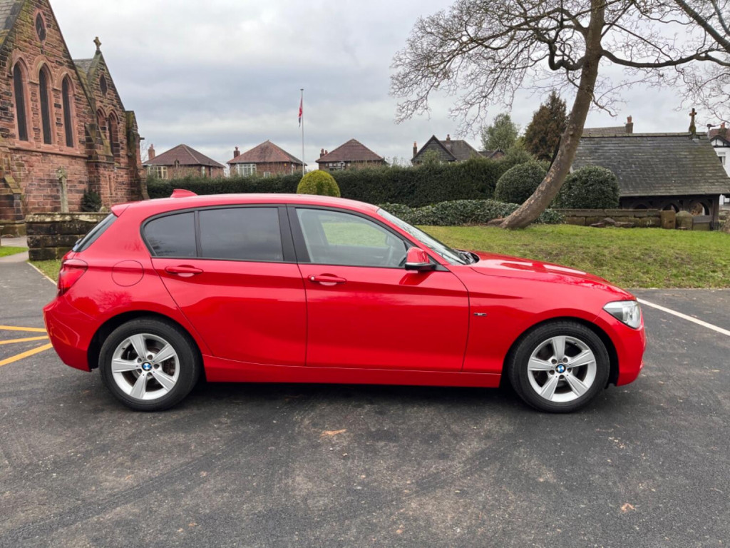 BMW 1 SERIES