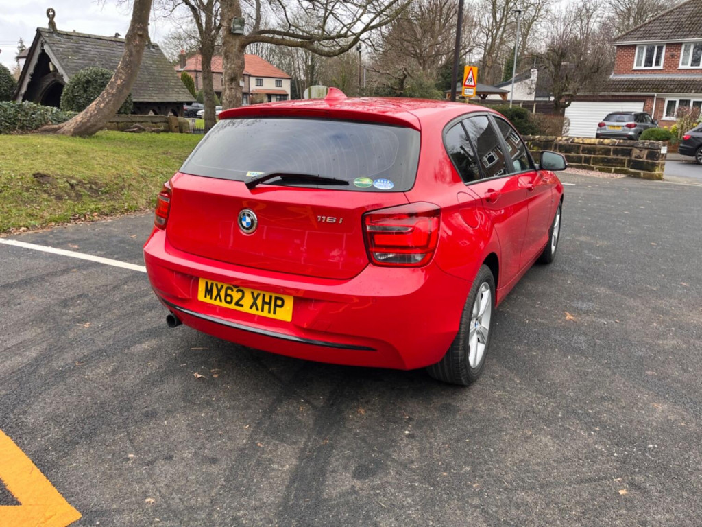 BMW 1 SERIES