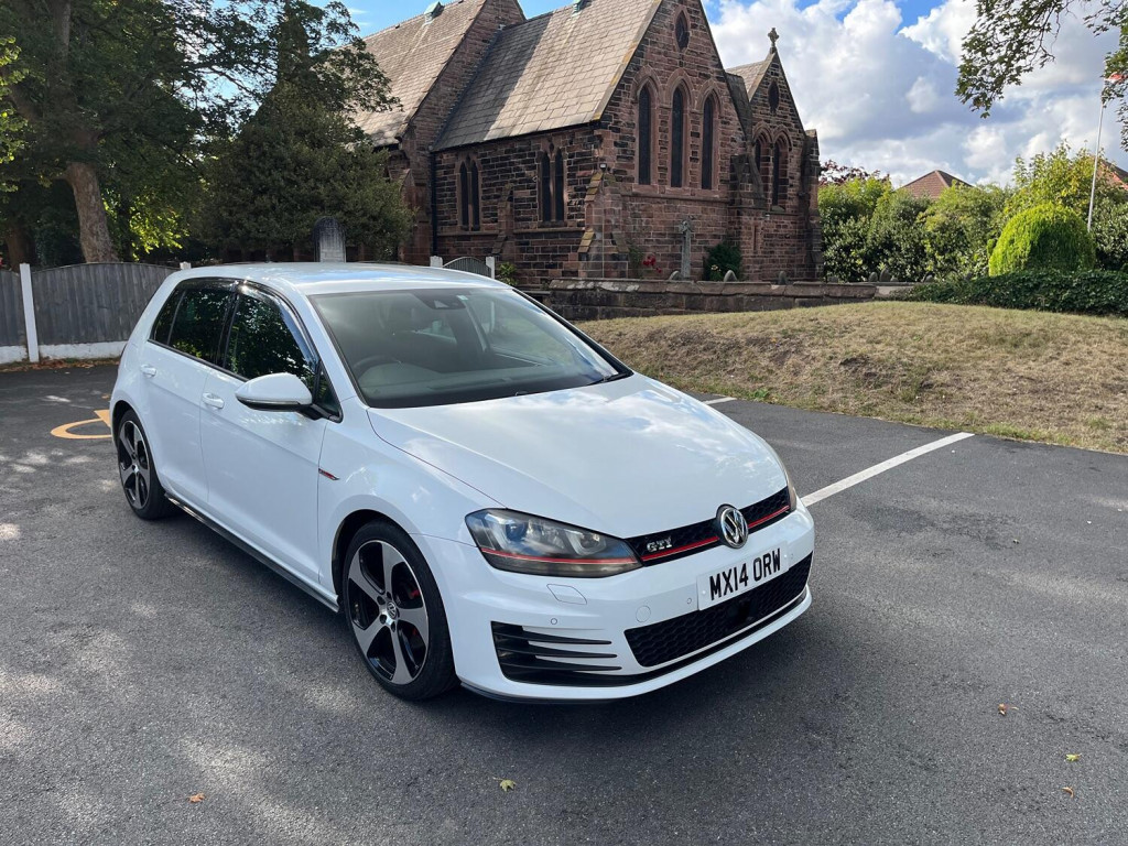 VOLKSWAGEN GOLF