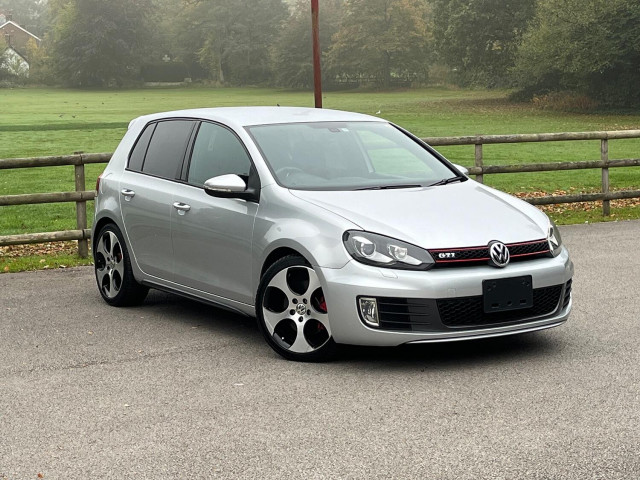 VOLKSWAGEN GOLF 2.0 TSI GTI