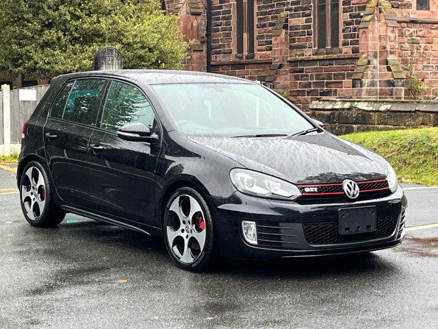 VOLKSWAGEN GOLF 2.0 TSI GTI