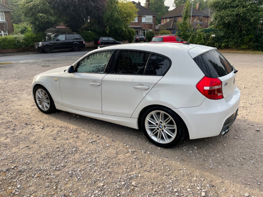 BMW 1 SERIES