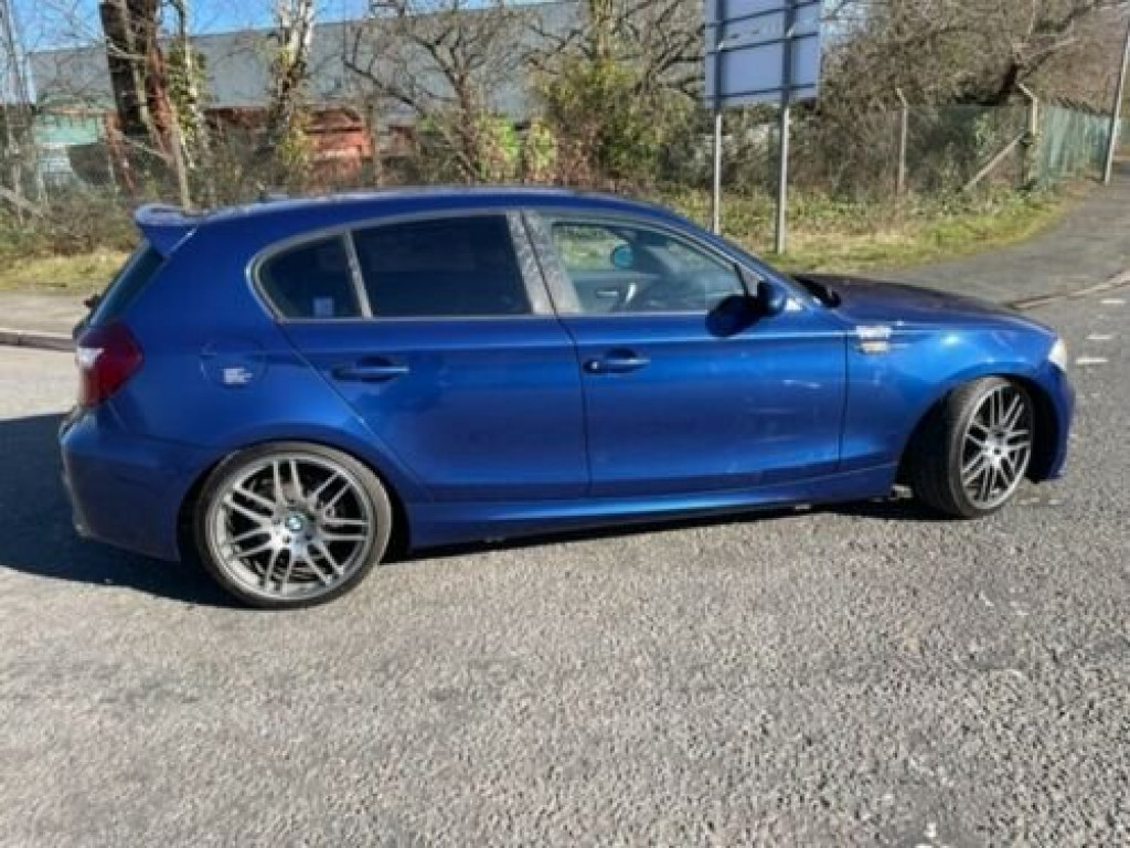 BMW 1 SERIES