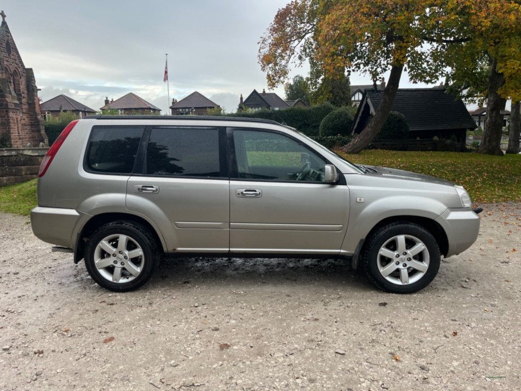 NISSAN X-TRAIL