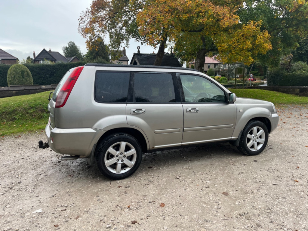 NISSAN X-TRAIL