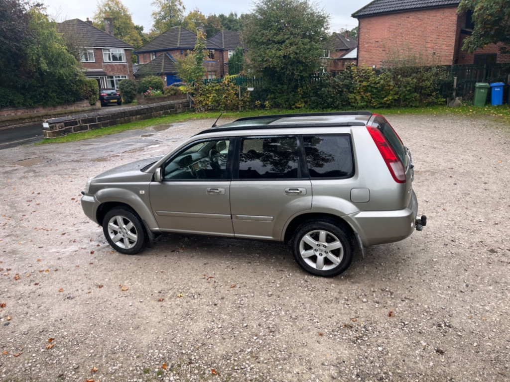 NISSAN X-TRAIL
