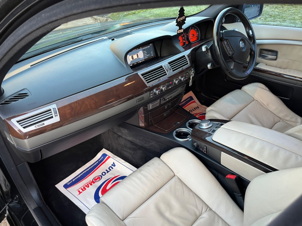 BMW 7 SERIES