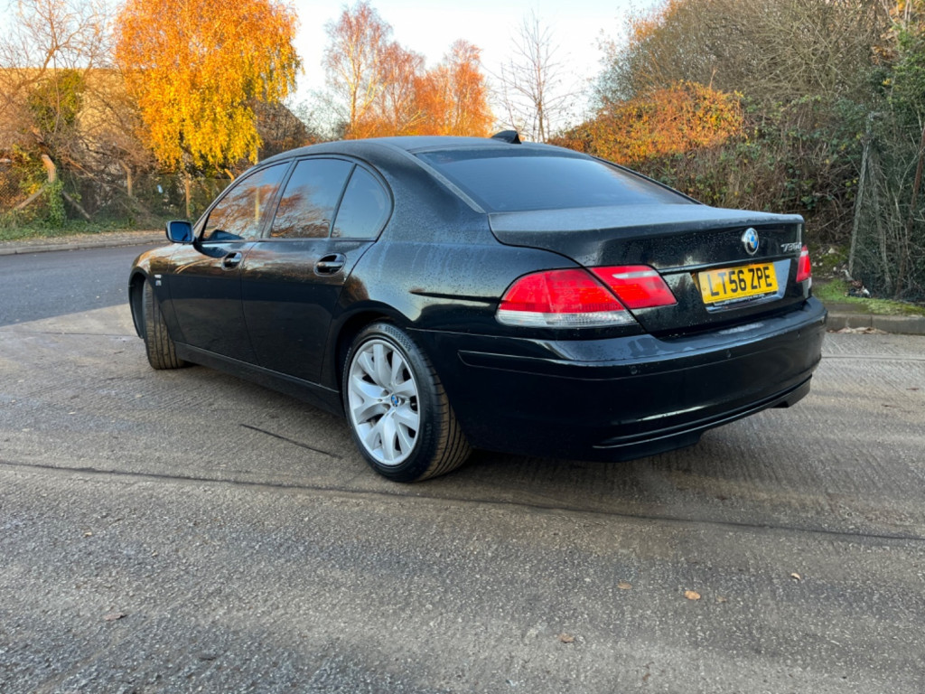 BMW 7 SERIES