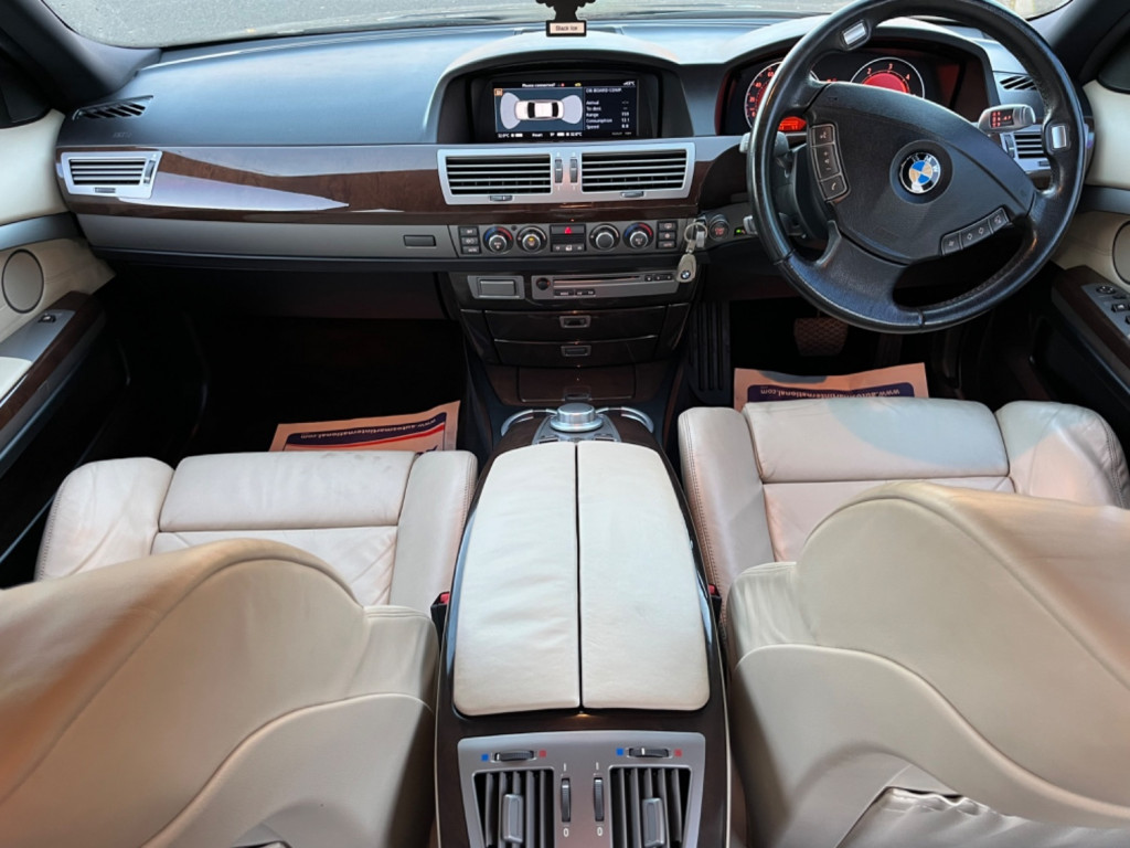BMW 7 SERIES