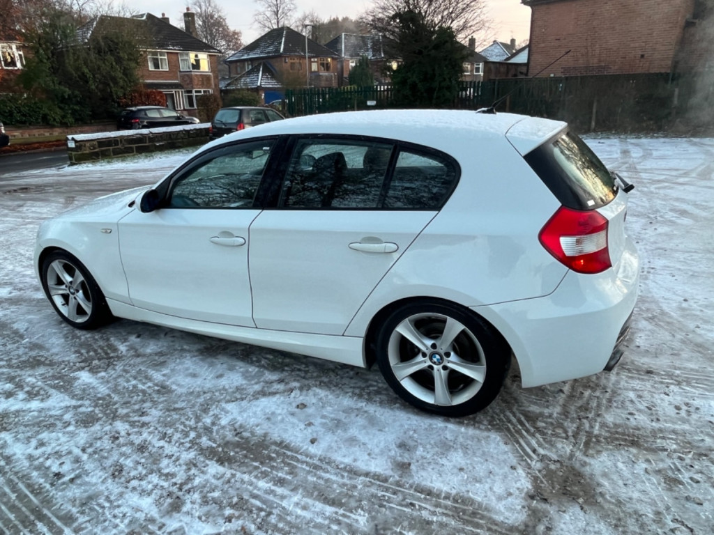 BMW 1 SERIES