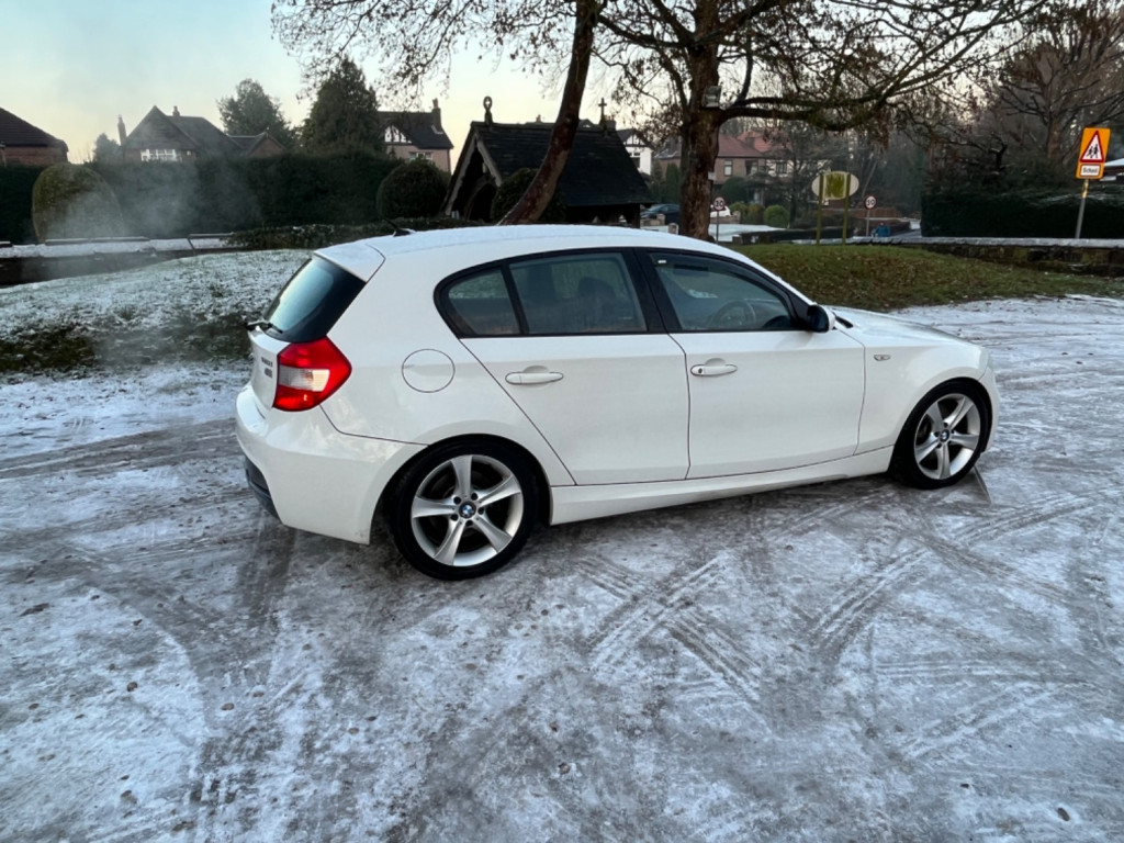 BMW 1 SERIES