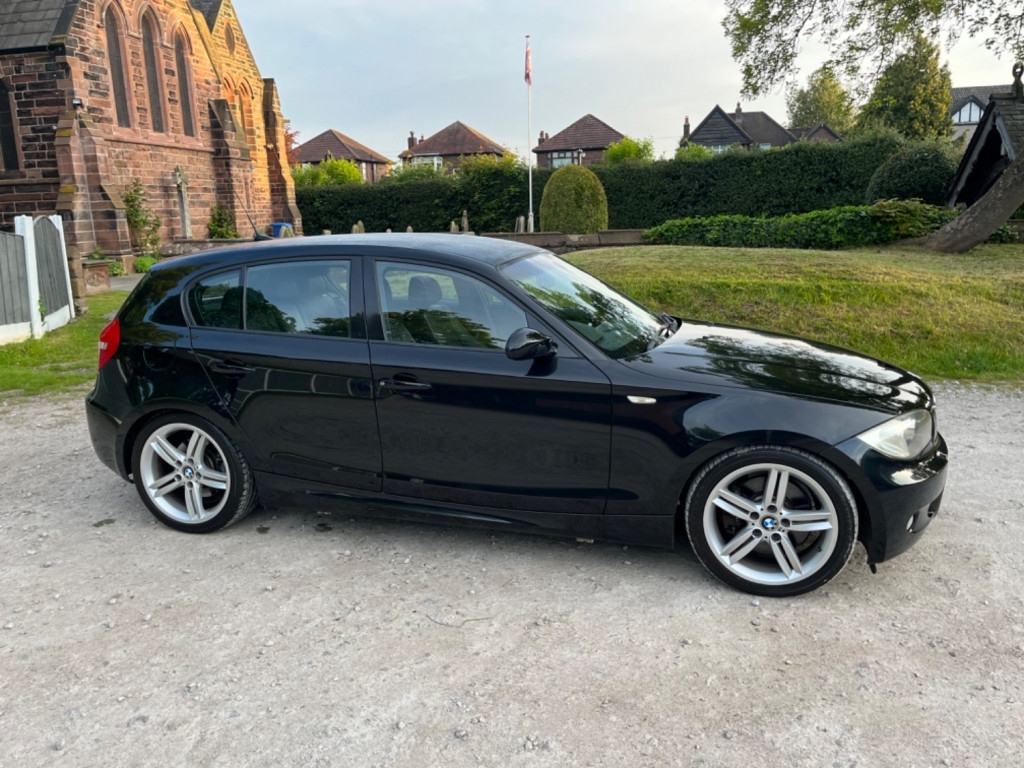 BMW 1 SERIES