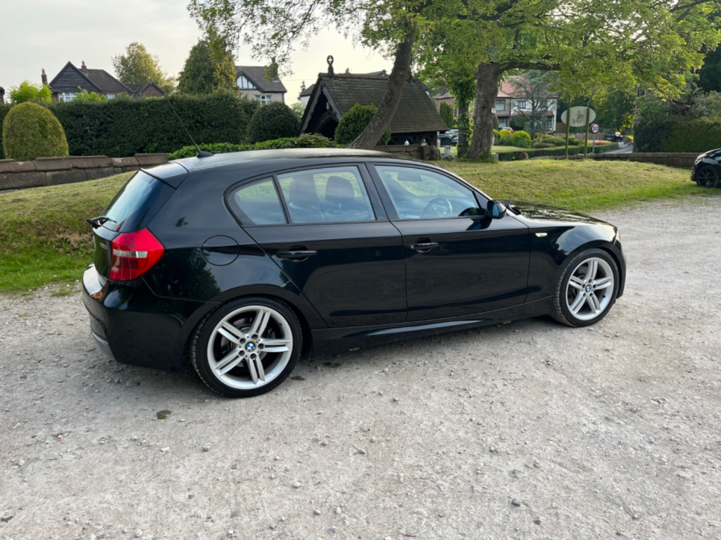 BMW 1 SERIES