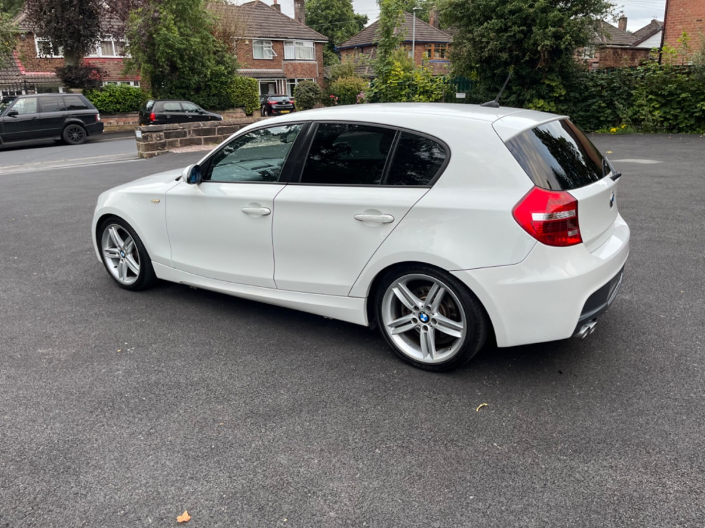 BMW 1 SERIES