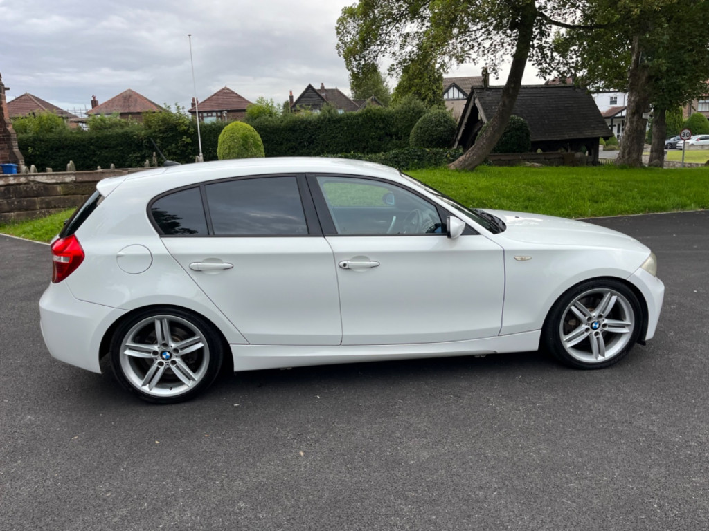 BMW 1 SERIES
