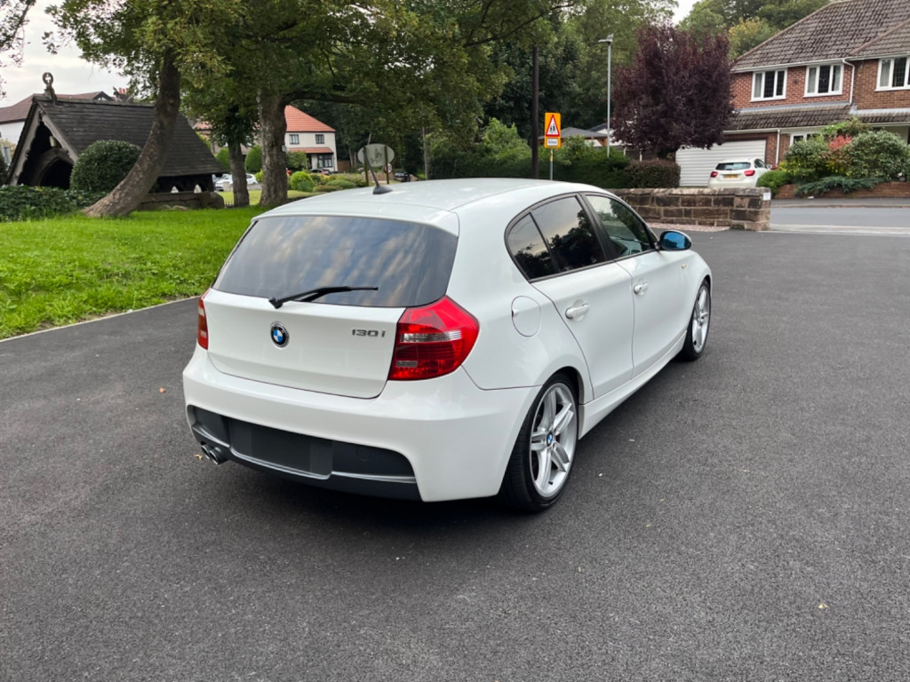 BMW 1 SERIES