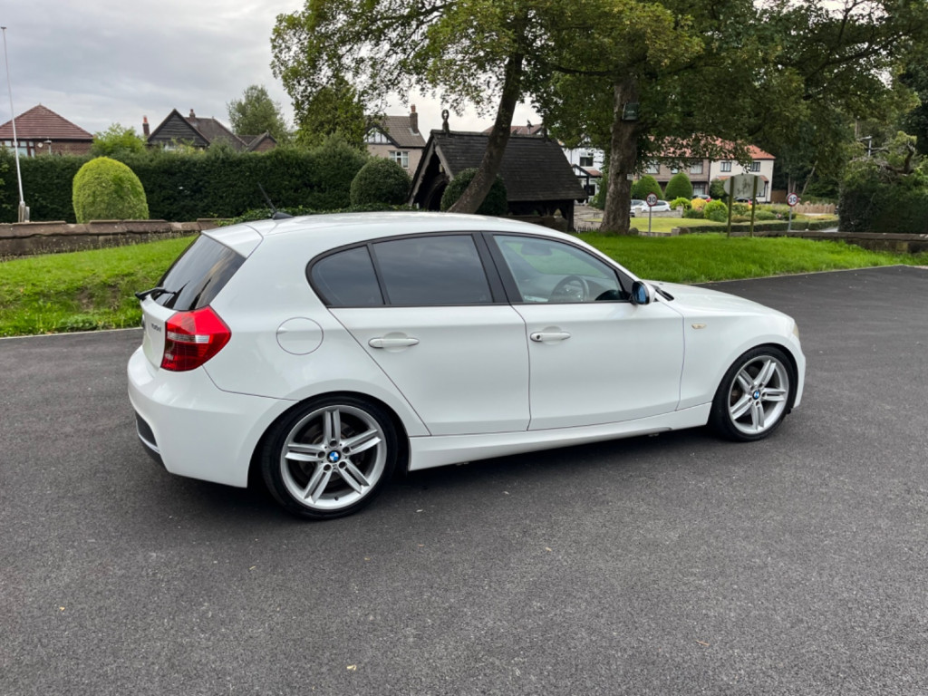 BMW 1 SERIES