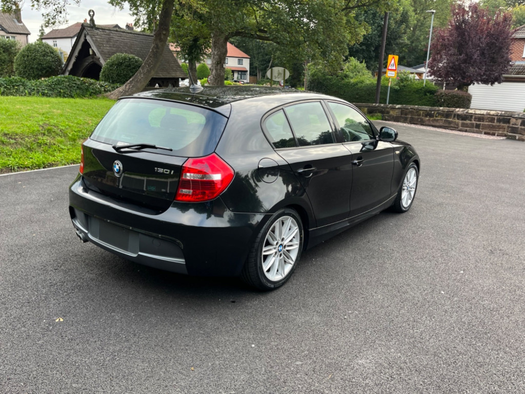 BMW 1 SERIES