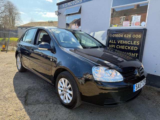 VOLKSWAGEN GOLF 1.6 FSI Match