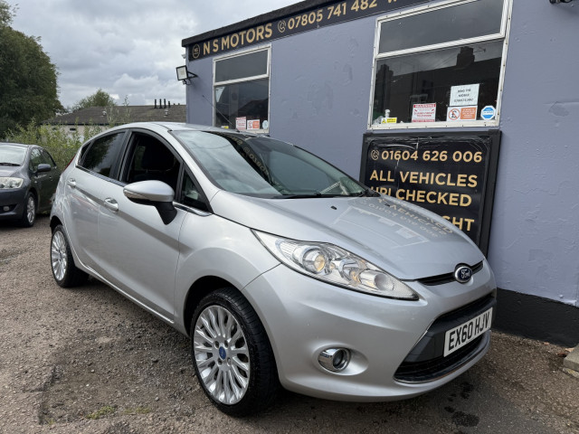 FORD FIESTA 1.4 TDCi Titanium
