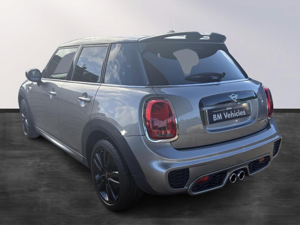 MINI HATCH