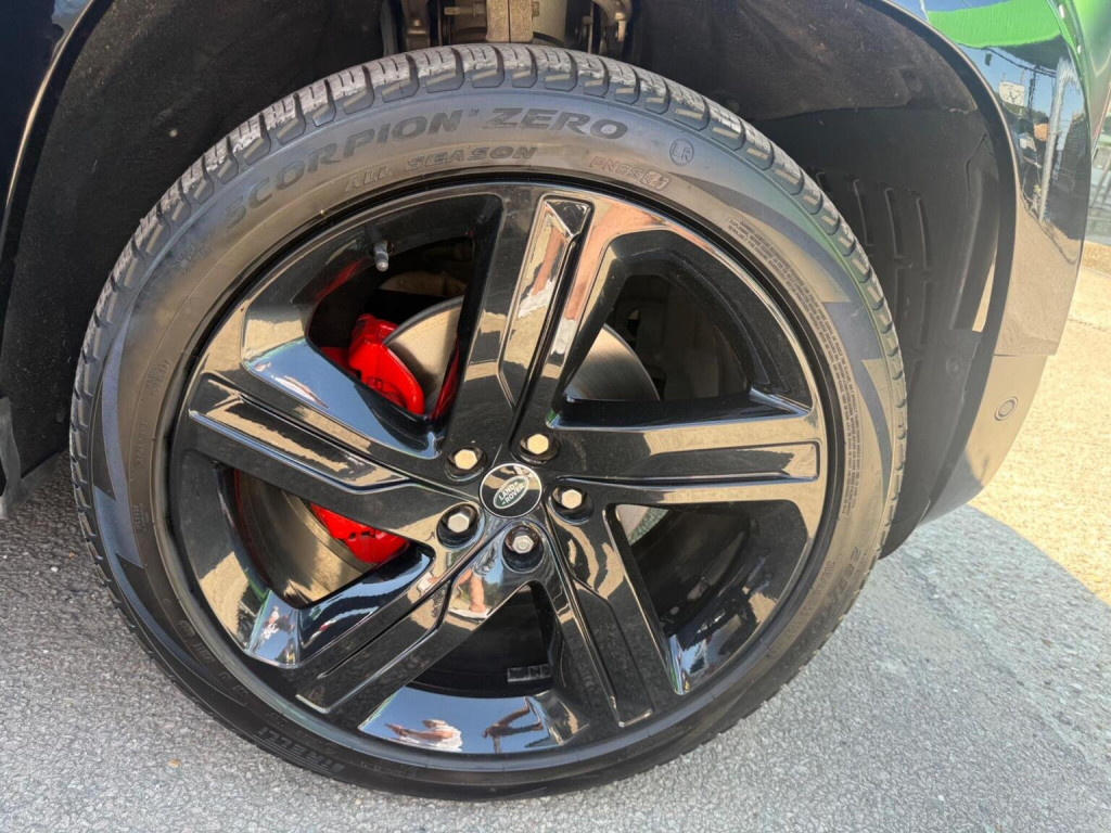 LAND ROVER DEFENDER 110