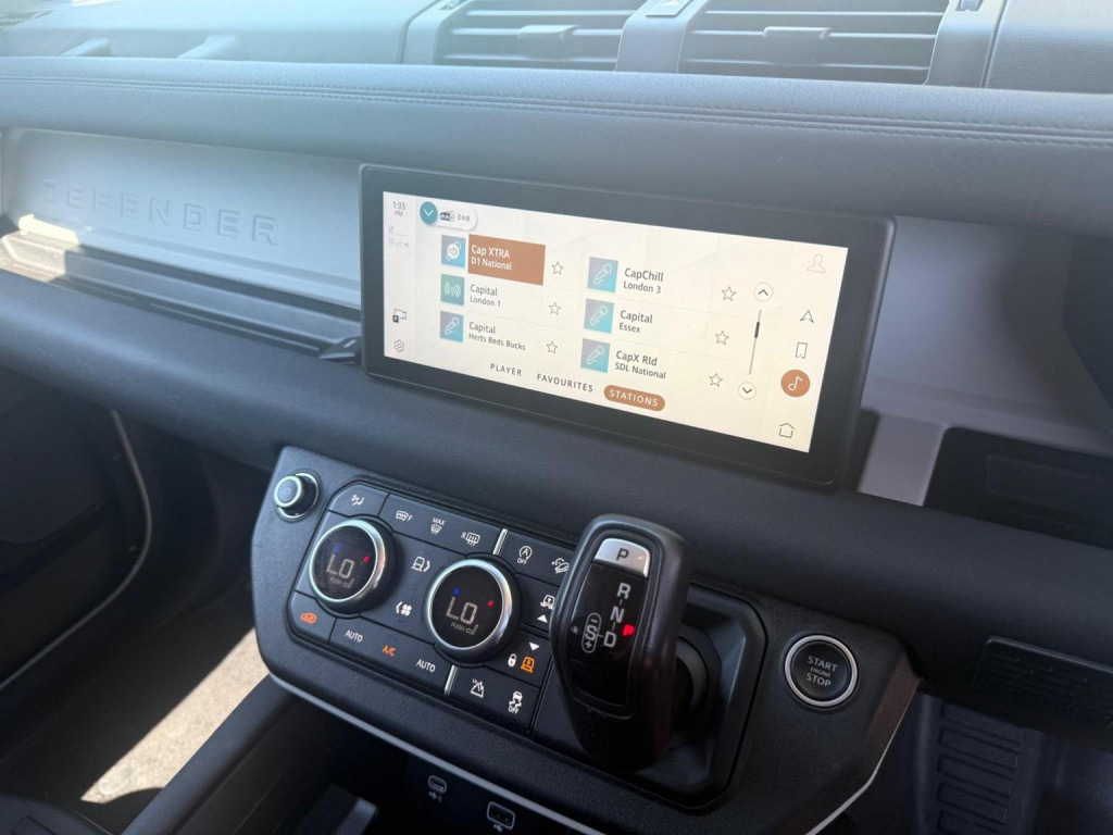 LAND ROVER DEFENDER 110