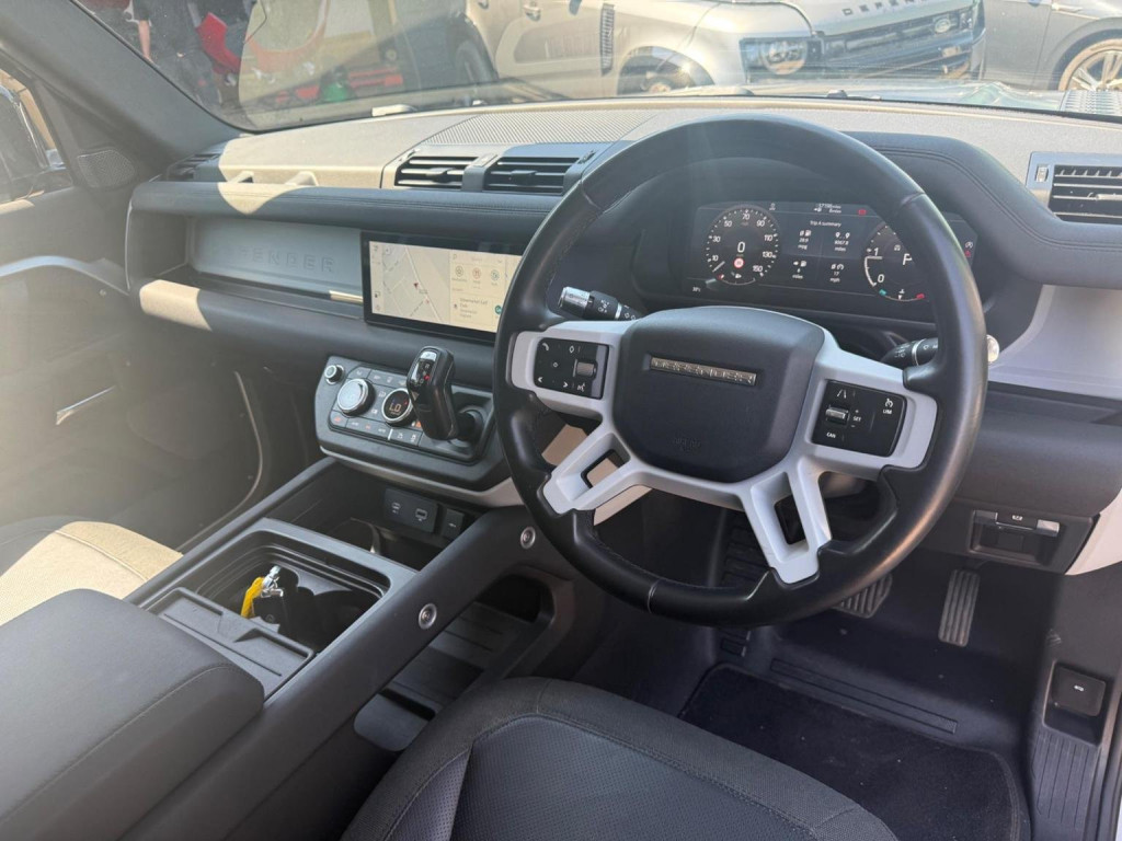 LAND ROVER DEFENDER 110
