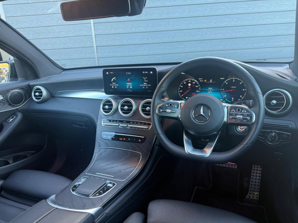 MERCEDES-BENZ GLC