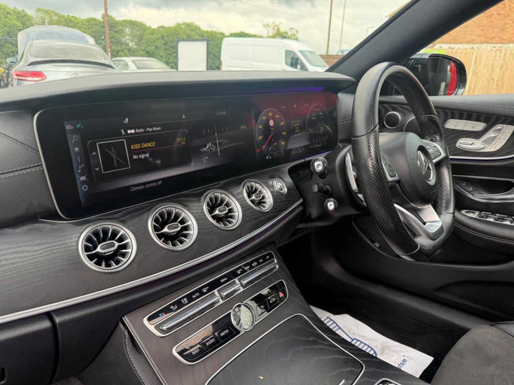 MERCEDES-BENZ E CLASS