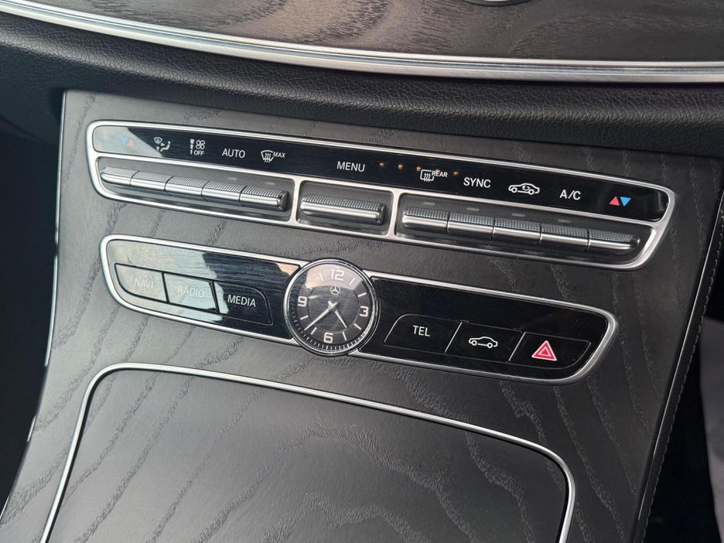 MERCEDES-BENZ E CLASS