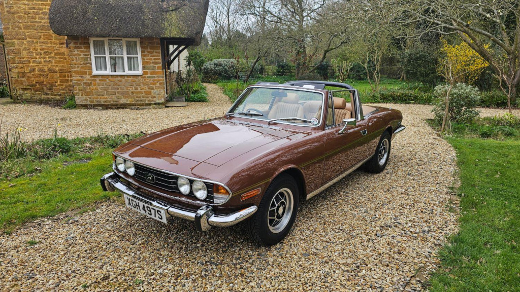View TRIUMPH STAG 